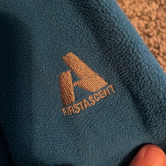 Eddie Bouer Fleece Jacket - Picture 4 of 4